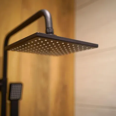 Alkantara アパート フシャヌフ